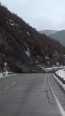 Aspecte general de l'esllavissada a l'N-260 al Pont de Bar (Foto: Trànsit)