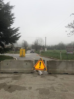 Tancament del camí de Llívia a Estavar amb barreres de formigó (Foto: Ajuntament d'Estavar)