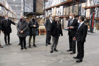 Visita de Ramon Tremosa a Taurus, a Oliana (Foto: ACN)