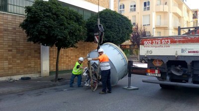 Desmuntatge de les antenes de Telefónica (Foto: Ajuntament de la Seu)