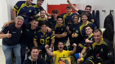 El CH Cadí celebra la victòria a Sant Feliu de Codines (@clubhoqueicadi)