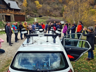 Vehicle autònom que el conseller de Territori, Juli Fernàndez, ha presentat al Parc natural de l’Alt Pirineu, a Alt Àneu (Foto: ACN)
