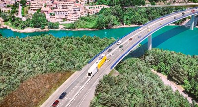 Imatge virtual del nou viaducte de la C-16 a Cercs i de la màquina que mourà la barrera mòbil (Foto: Departament de Territori)