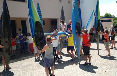Mònica Doria i Núria Vilarrubla, portades en una canoa doble en arribar al Ràfting Parc després dels J.O. de Tòquio (Foto: Cadí CK)
