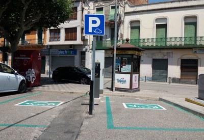 Tremp estrena un punt de recàrrega de vehicles elèctrics