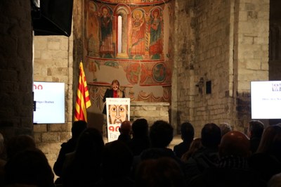 La consellera de Cultura, Natàlia Garriga, durant l'acte d'obertura de l'Any Taüll a l'església de Santa Maria de la Vall de Boí (Foto: ACN/Alba Mor)