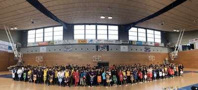 Foto de família del Torneig de Nadal 2018 (Sedis Bàsquet)