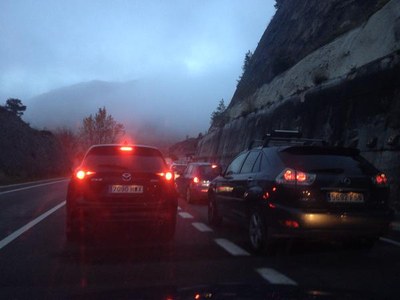Cues als accessos al túnel del Cadí