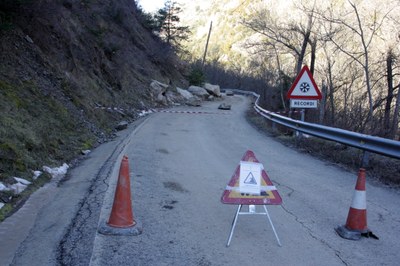 Despreniment a la carretera de Sant Joan Fumat (Foto: ACN)