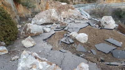 Despreniment de roques a la carretera de Montant de Tost (Foto: Imma Salvadó)