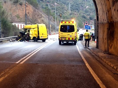 Accident a l'N-260, a Gerri de la Sal (Foto: Trànsit)