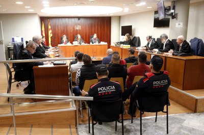 Judici a nou homes com a responsables d'una xarxa de narcotràfic, en una causa que ha instruït el Jutjat de la Seu d'Urgell (Foto: ACN)