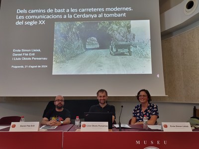 Ponents de la xerrada sobre comunicacions a la Cerdanya del cicle 'A l'estiu, recerca't' (Foto: Francesc Esteban)