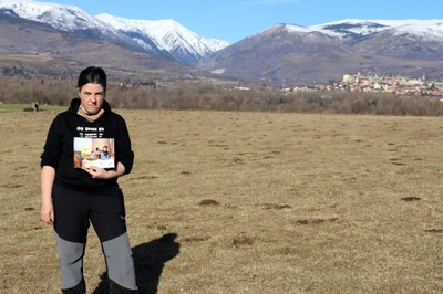 Teresa Torner, a la finca de Fontanals de Cerdanya on oferirà l'activitat de la 'Trumferia' (Foto: ACN)
