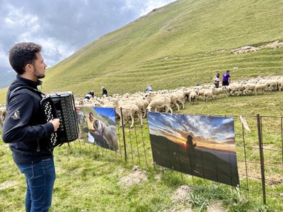 Mostra fotogràfica d'homenatge als pastors a la muntanya de Llessui (Foto: ACN / Marta Lluvich)
