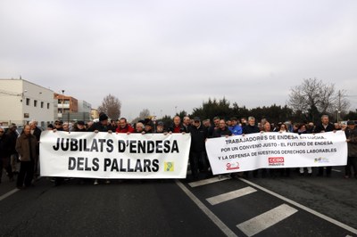 Manifestació de jubilats i empleats d'Endesa per defensar els drets adquirits (Foto: ACN)