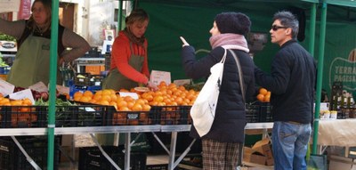 Venda d'aliments al carrer (Foto: UP)