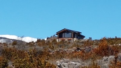 L'edificació de Bellver de Cerdanya que qüestiona l'entitat SOS Pirineus (Foto: SOS Pirineus)