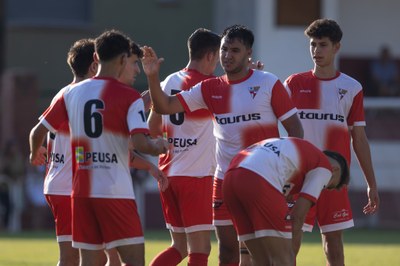 El CE Oliana celebra un dels gols del partit contra el Coll de Nargó (Foto: FCF)