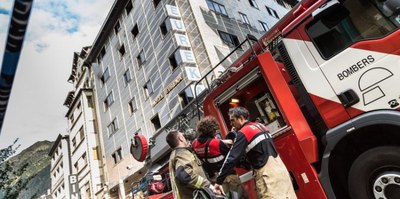 Incendi al bloc de l'Hotel Eureka (Foto: El Periòdic d'Andorra)