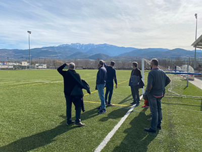 Visita al camp de futbol municipal (Foto: INEFC)