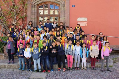 Alumnes de l'Escola Albert Vives, a l'Ajuntament de la Seu