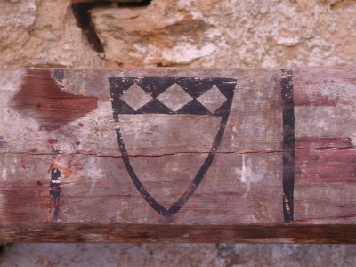 Escut dels vescomtes de Castellbò de l’església de Santa Agnès de Farrera (Foto: Carles Gascón Chopo)