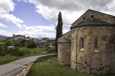 Capçalera de l’església de Sant Vicenç d’Estamariu (Foto: Gemma Pla-Camina Pirineus)